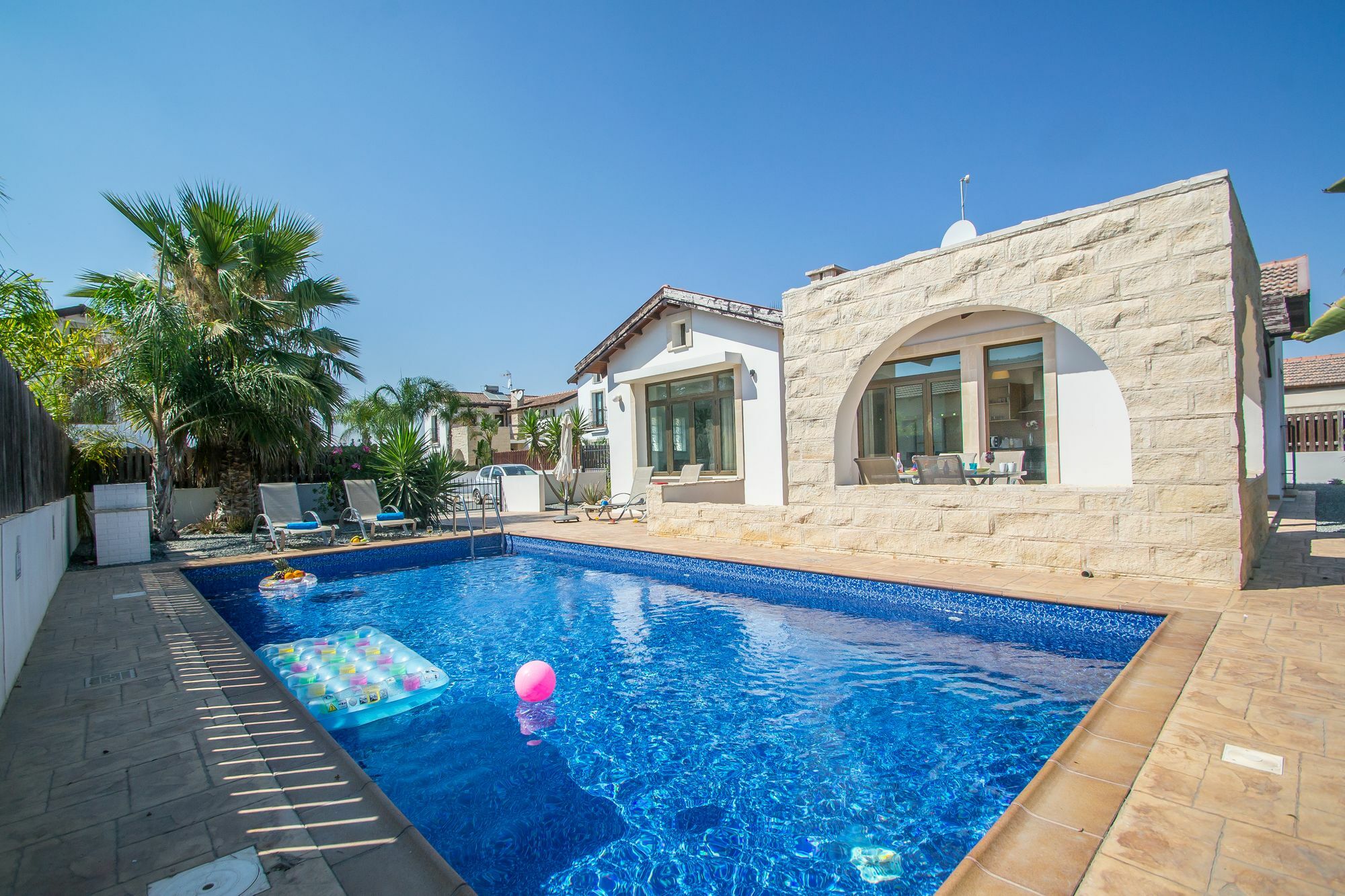 Rada'S Vacation Home Ajía Nápa Kültér fotó