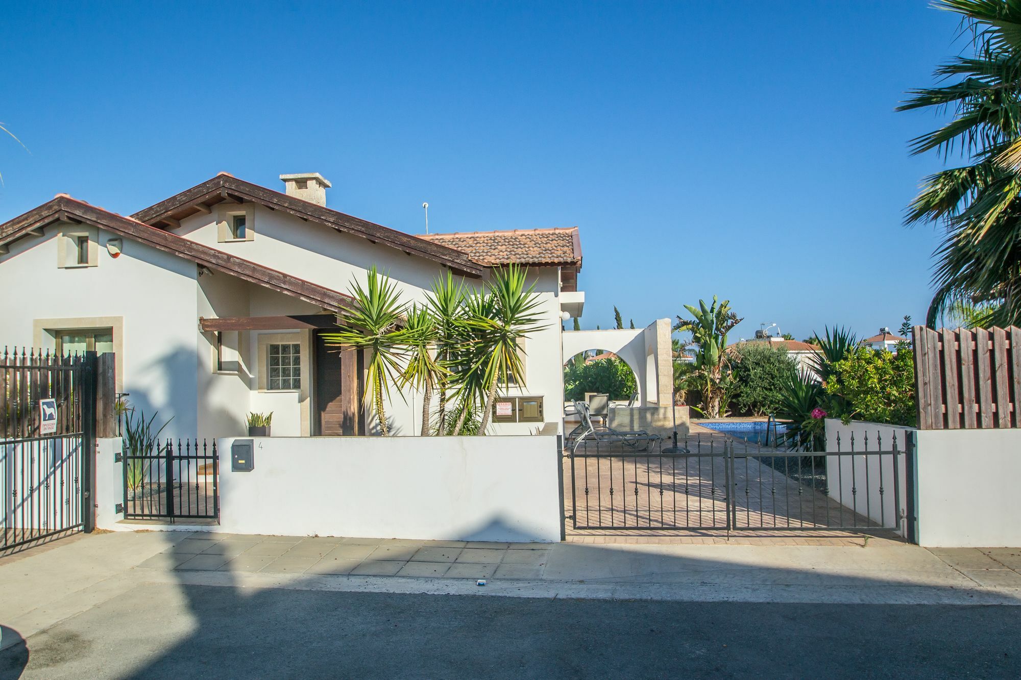 Rada'S Vacation Home Ajía Nápa Kültér fotó